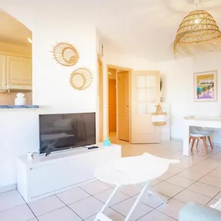Apartament T2- Terrasse- Vue Degagee -centre Ville-tout A Pieds- L Imperial