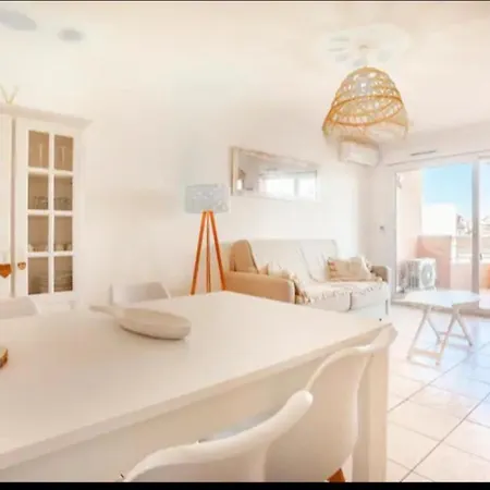 T2- Terrasse- Vue Degagee -centre Ville-tout A Pieds- L Imperial Apartamento *